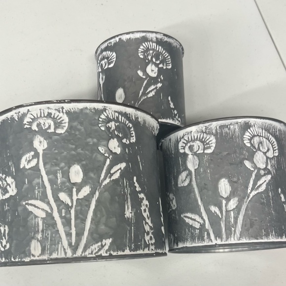 Floral Embossed Metal Planters - Picture 4 of 7